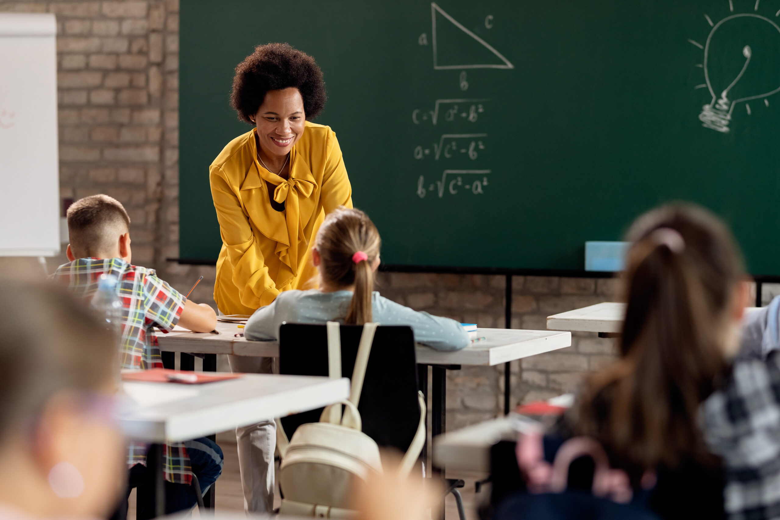 Governo dos Açores concede bolsas de estudos para 21 futuros docentes