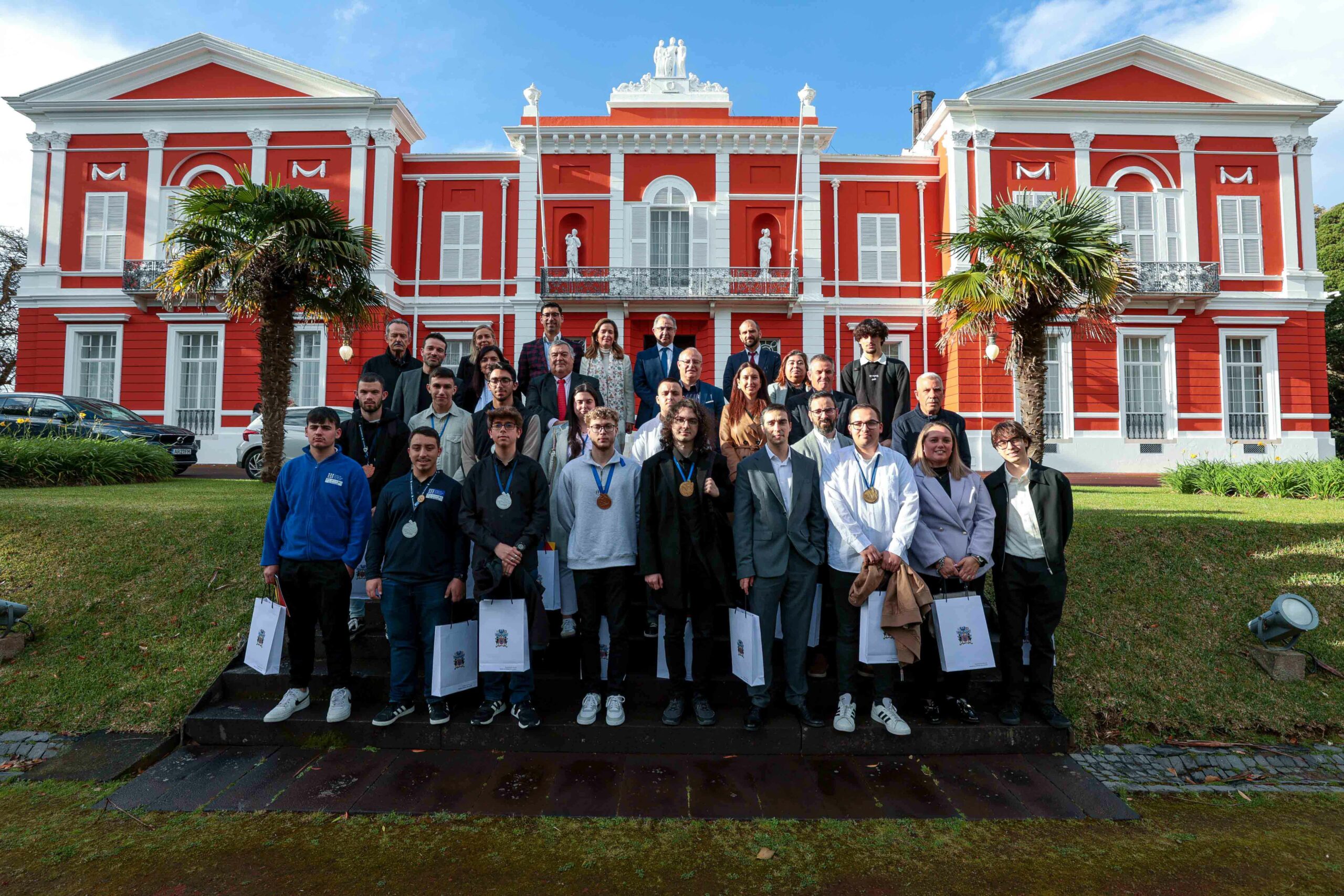 José Manuel Bolieiro valoriza ensino profissional após sucesso açoriano no Campeonato Nacional das Profissões – Skills Portugal